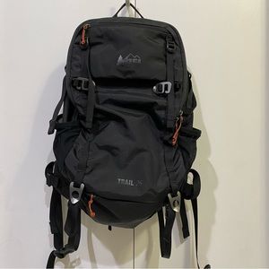 REI Trail 25 Backpack in Black
